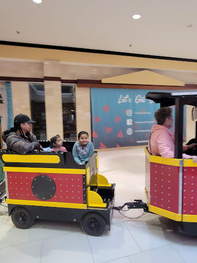 Shopping Mall «Southridge Mall», reviews and photos, 5300 S 76th St, Greendale, WI 53129, USA