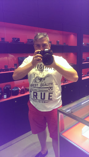 Camera Store «Leica Store Miami», reviews and photos, 372 Miracle Mile, Coral Gables, FL 33134, USA