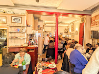 Atmosphère du Restaurant La Petite Auberge à Paris - n°2