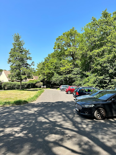 Parking forêt à Coubron