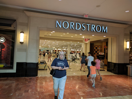 Shopping Mall «West County Center», reviews and photos, 80 W County Center Dr, Des Peres, MO 63131, USA