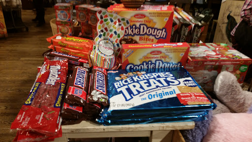 American Restaurant «Cracker Barrel Old Country Store», reviews and photos, 2697 Highwood Blvd, Smyrna, TN 37167, USA