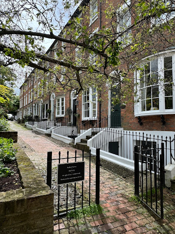 Royal Tunbridge Wells by null