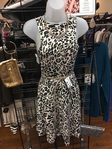 Used Clothing Store «Clothes Mentor», reviews and photos, 306 Oyster Point Rd, Newport News, VA 23602, USA