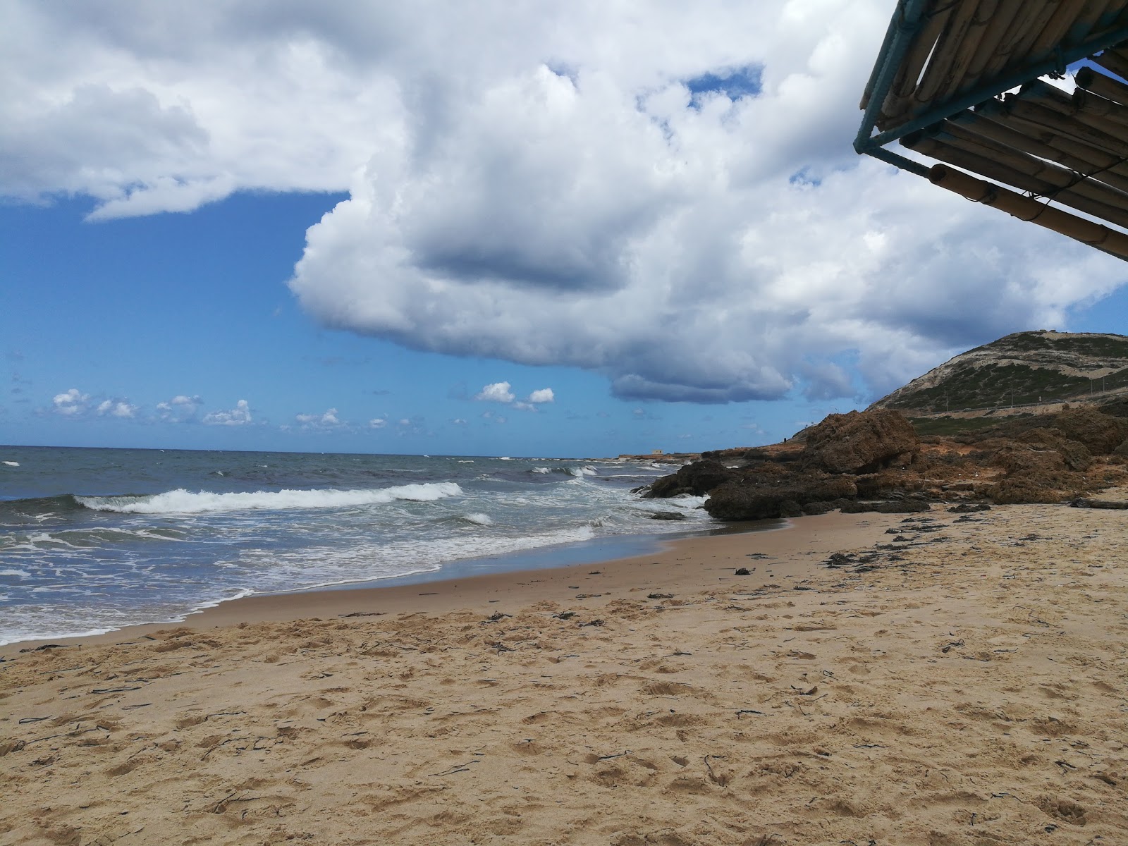 La Grotte beach II的照片 带有直岸