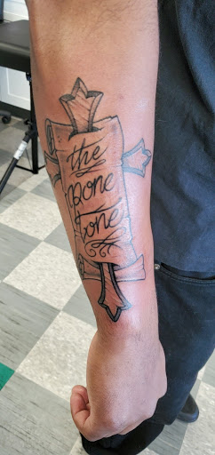 Tattoo Shop «Bonaroo Tattoo», reviews and photos, 15464 E Mississippi Ave, Aurora, CO 80017, USA