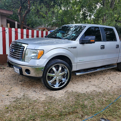 Flea Market «Las Esperanza Flea Market», reviews and photos, 18820 Pleasanton Rd, San Antonio, TX 78221, USA