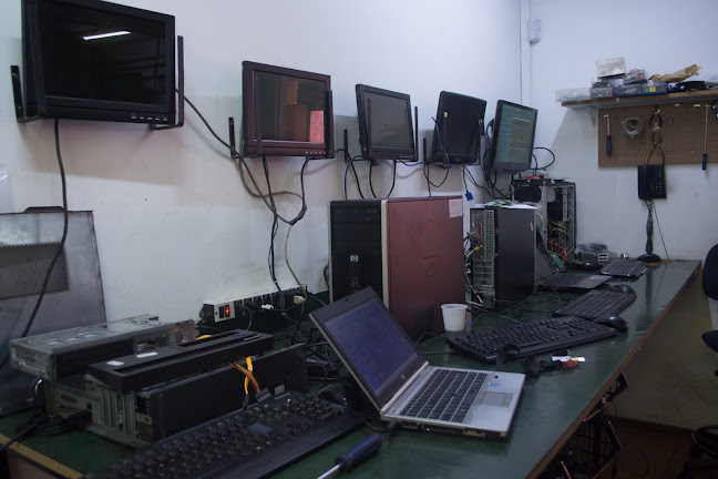 Adecom Soluções em Eletrônica e Informática - Loja de informática
