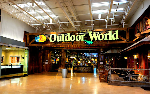 Bass Pro Shops, 6112 W Grand Ave, Gurnee, IL 60031, USA, 
