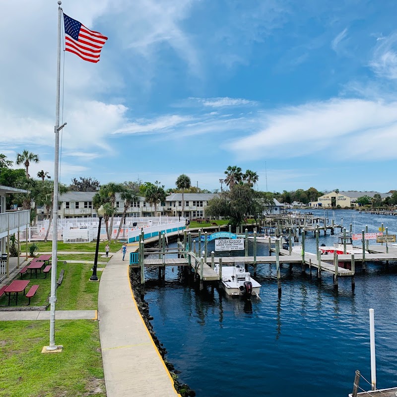 Florida Cracker Riverside Resort