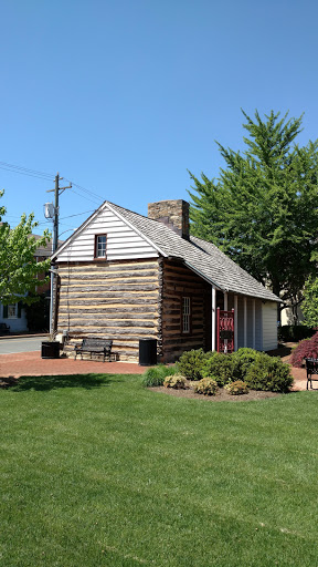 Donut Shop «B. Doughnut», reviews and photos, 7 Loudoun St SW, Leesburg, VA 20175, USA
