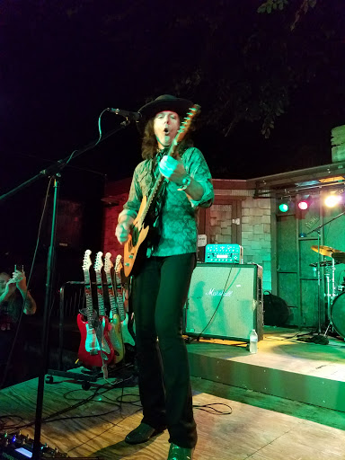 Live Music Venue «B&B Backyard», reviews and photos, 2134 N Kansas Ave, Topeka, KS 66608, USA