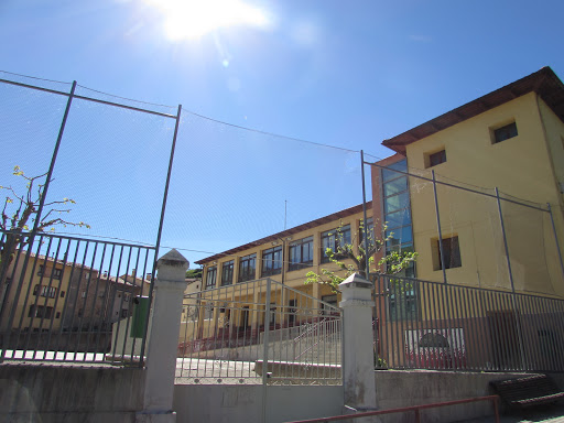 Escuela Lillet a Güell en La Pobla de Lillet