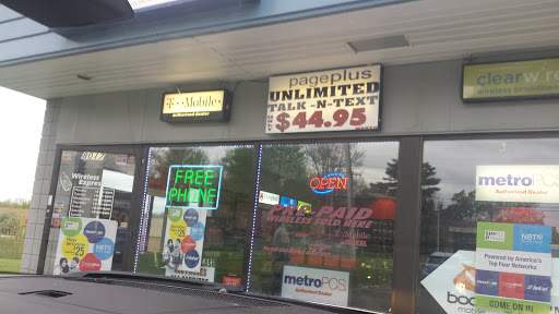 Shopping Mall «Shops at Seneca Mall», reviews and photos, 8015 Oswego Rd, Liverpool, NY 13090, USA