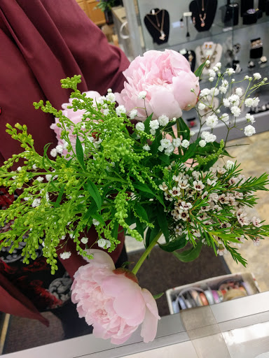 Florist «Up-Towne Flowers & Gift Shoppe», reviews and photos, 2145 W Dublin Granville Rd, Worthington, OH 43085, USA
