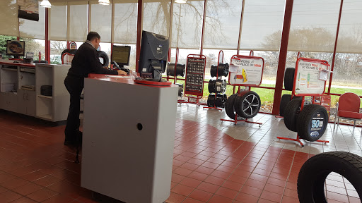 Tire Shop «Discount Tire Store», reviews and photos, 1887 Haggerty Rd, Commerce Charter Twp, MI 48390, USA