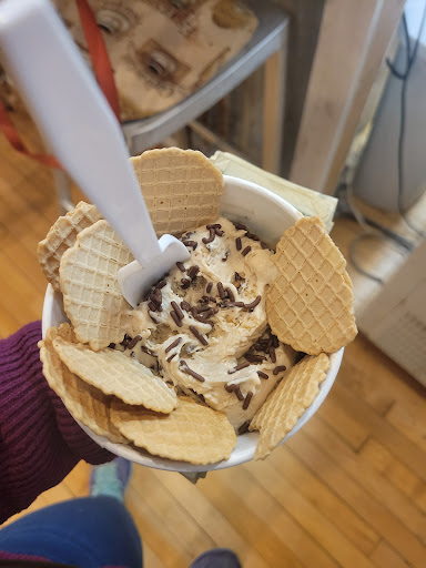 Espresso Bar «Friends on the Square», reviews and photos, 41 N Wisconsin St, Elkhorn, WI 53121, USA