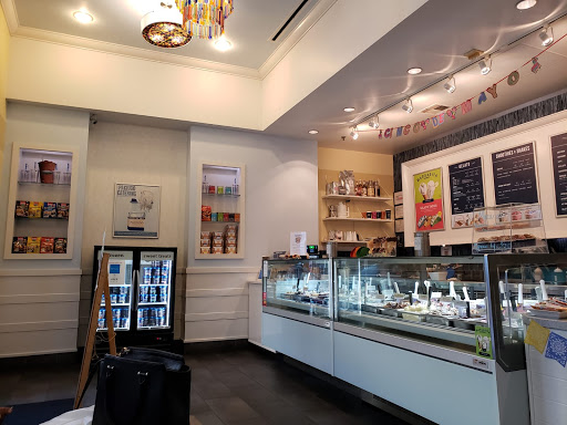 Shopping Mall «West Village», reviews and photos, 3699 McKinney Ave, Dallas, TX 75204, USA