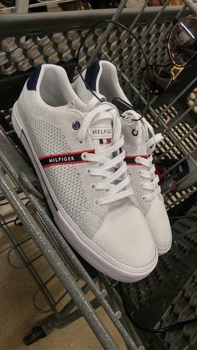 Clothing Store «Burlington Coat Factory», reviews and photos, 3350 Steelyard Dr, Cleveland, OH 44109, USA