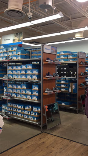 Sportswear Store «Columbia Sportswear Outlet Store», reviews and photos, 2950 I-20 Frontage Rd #1000, Grand Prairie, TX 75052, USA