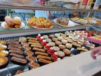 Vitrine du Restaurant Plaisirs Sucrés Pâtisserie Boulangerie à Landerneau - n°4