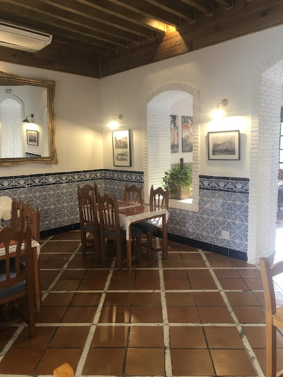 restaurante LA FAMA - Pl. Cantarero, 9, 29780 Nerja, Málaga, Spain