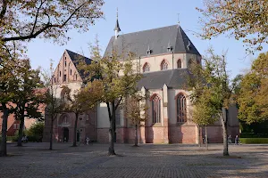 Municipal House Ludgerikirche north image