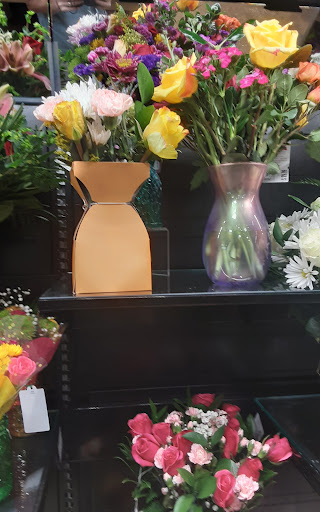 Grocery Store «Kroger», reviews and photos, 525 E Clifty Dr, Madison, IN 47250, USA