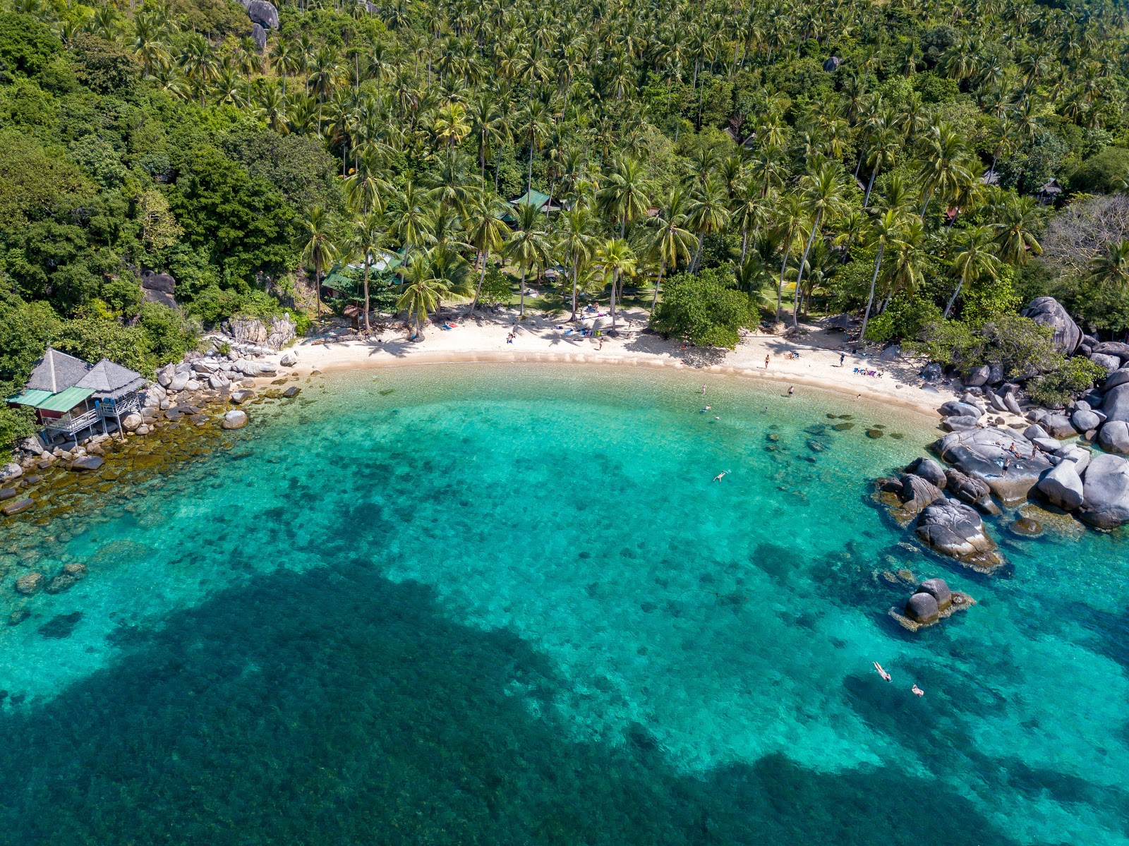 Foto von Sai Nuan Beach mit kleine bucht