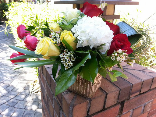 Florist «Va Va Bloom», reviews and photos, 12 N Main St, Kingwood, TX 77339, USA