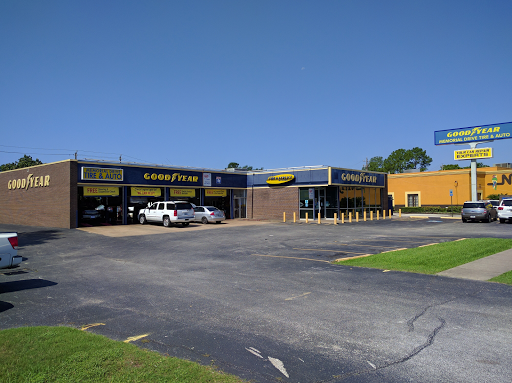 Auto Repair Shop «Memorial Drive Tire & Auto», reviews and photos, 14715 Memorial Dr, Houston, TX 77079, USA
