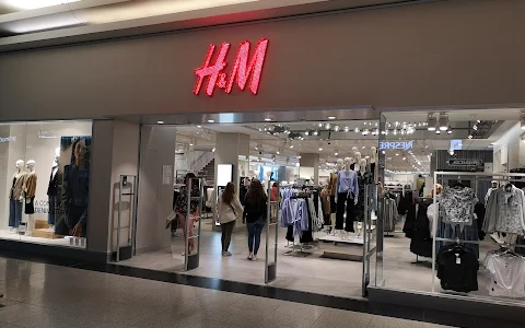 H&M image