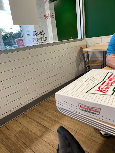 Donut Shop «Krispy Kreme South Charleston», reviews and photos, 42 Riverwalk Plaza McCorkle Ave, South Charleston, WV 25303, USA