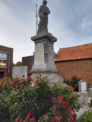 Monument aux morts des Rues des Vignes à Les Rues-des-Vignes
