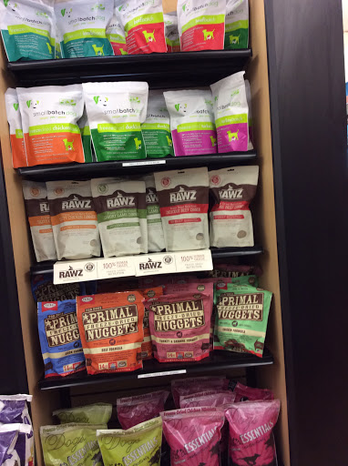 Pet Supply Store «California Pet Center», reviews and photos, 21906 Ventura Blvd, Woodland Hills, CA 91364, USA