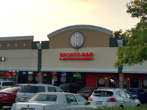 Bar «MT Barrels», reviews and photos, 1712 W Wise Rd, Schaumburg, IL 60193, USA