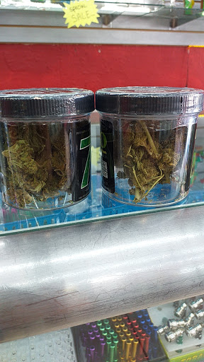 Vaporizer Store «Miami Vape Smoke Shop», reviews and photos, 471 NE 167th St, North Miami Beach, FL 33162, USA