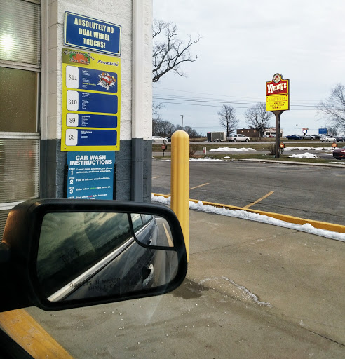 Hurricane Bay Carwash en Lawrenceburg