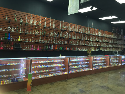 Tobacco Shop «Orlando Smoke Shop Fun Spot», reviews and photos, 5531 International Dr, Orlando, FL 32819, USA