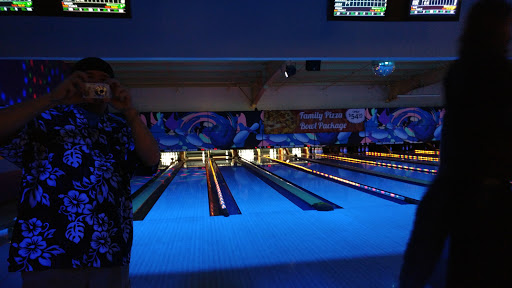 Bowling Alley «Pinz Bowling Center», reviews and photos, 700 N Lafayette St, South Lyon, MI 48178, USA