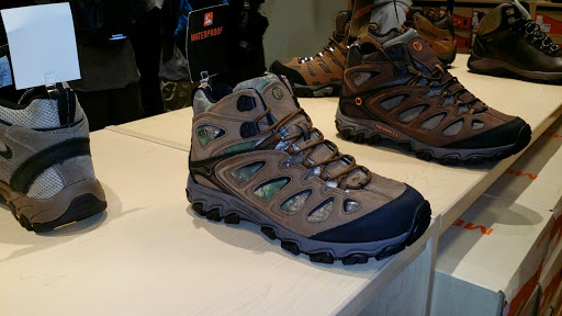 Sportswear Store «Columbia Sportswear Outlet Store», reviews and photos, 2950 I-20 Frontage Rd #1000, Grand Prairie, TX 75052, USA