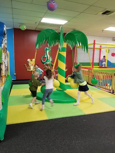 Shopping Mall «Victoria Square Shopping Center», reviews and photos, 1788 S Woodland Blvd, DeLand, FL 32720, USA