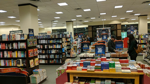 Book Store «Barnes & Noble», reviews and photos, 7707 Bluebonnet Blvd, Baton Rouge, LA 70810, USA