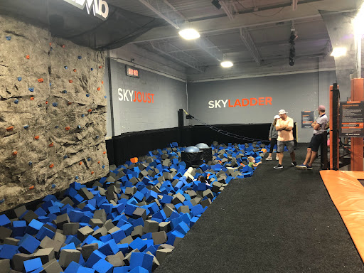 Amusement Center «Sky Zone Trampoline Park», reviews and photos, 13310 Industrial Park Blvd #160, Plymouth, MN 55441, USA