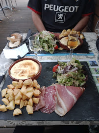 Raclette du Restaurant français Les Baladins à Saint-Nectaire - n°15