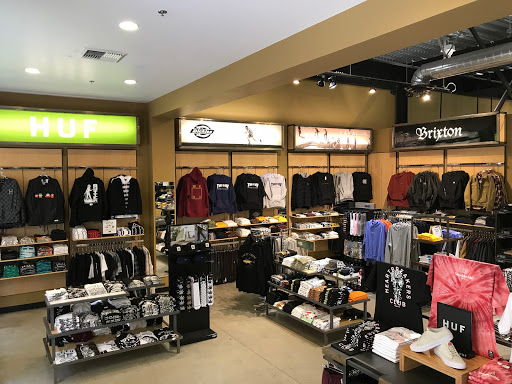 Clothing Store «Active Ride Shop», reviews and photos, 180 W Hillcrest Dr #101, Thousand Oaks, CA 91360, USA