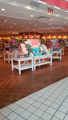 Beauty Supply Store «Bath & Body Works», reviews and photos, 474 Eagle Ridge Mall Entrance, Lake Wales, FL 33853, USA