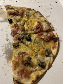 Pizza du Pizzeria La Cahute à Jassans-Riottier - n°1