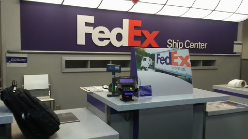 Shipping and Mailing Service «FedEx Ship Center», reviews and photos, 775 Summer St, South Boston, MA 02127, USA
