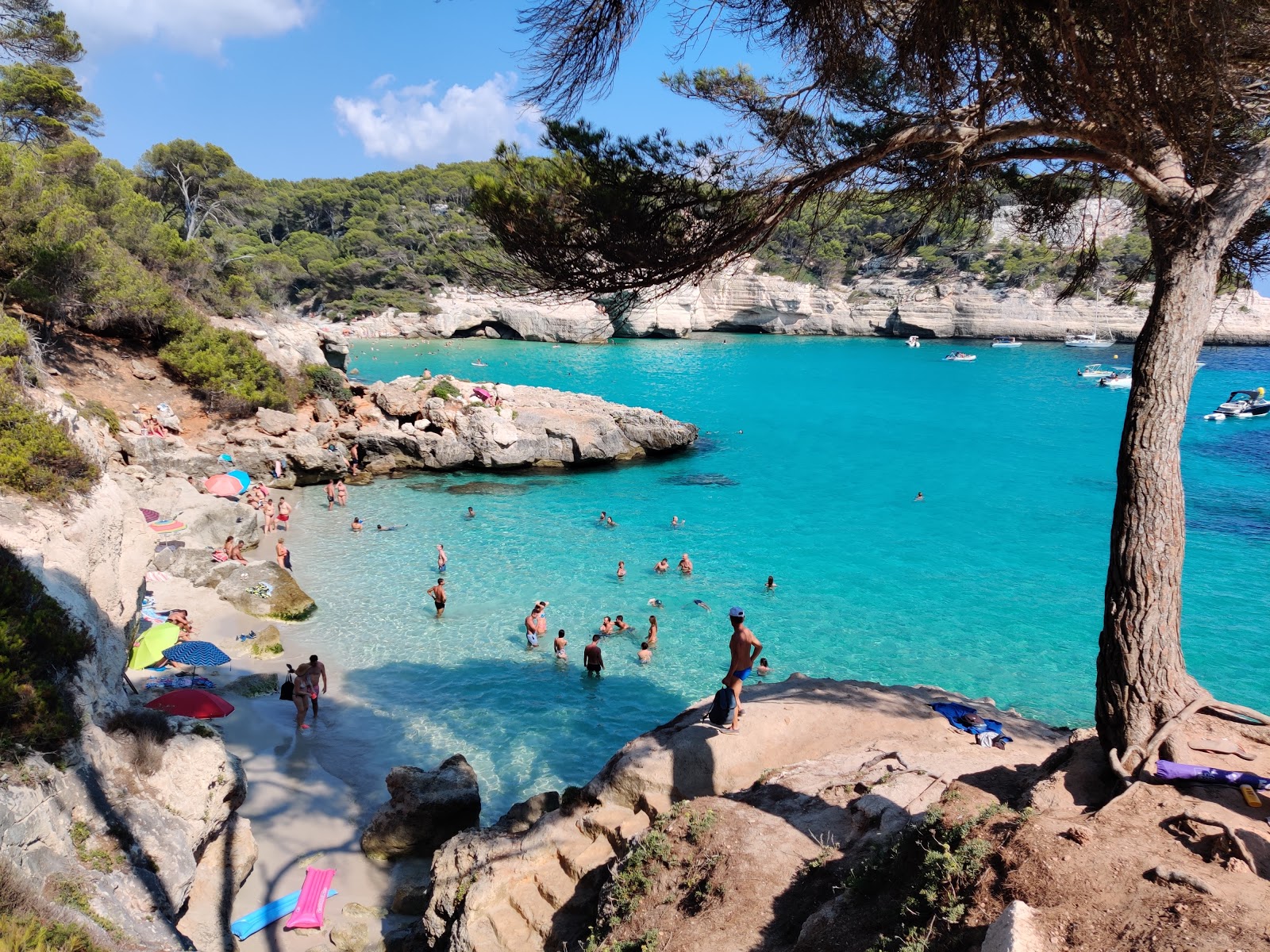 Cala Mitjaneta'in fotoğrafı biraz temiz temizlik seviyesi ile